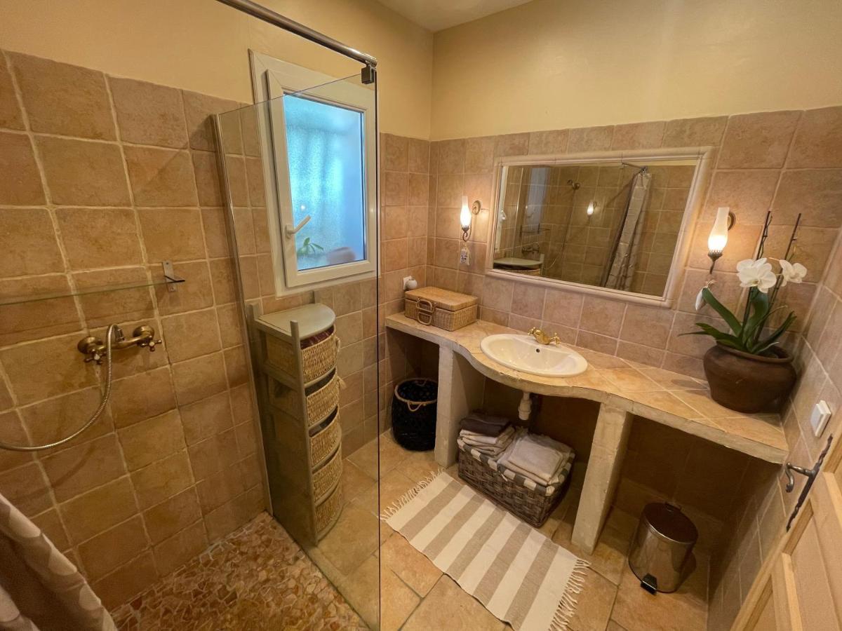Le Calme De La Garrigue Bed & Breakfast Russan Luaran gambar