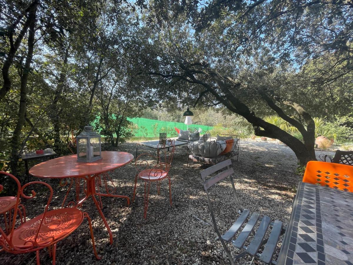 Le Calme De La Garrigue Bed & Breakfast Russan Luaran gambar