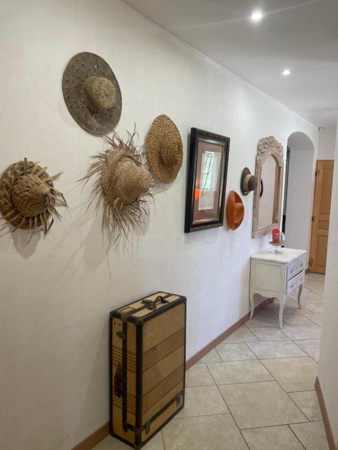 Le Calme De La Garrigue Bed & Breakfast Russan Luaran gambar