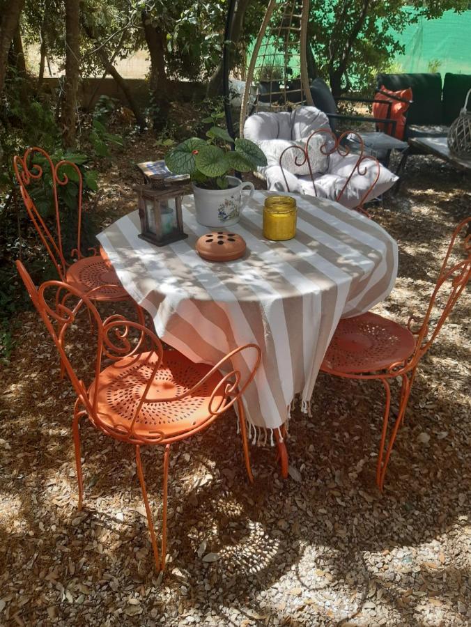 Le Calme De La Garrigue Bed & Breakfast Russan Luaran gambar
