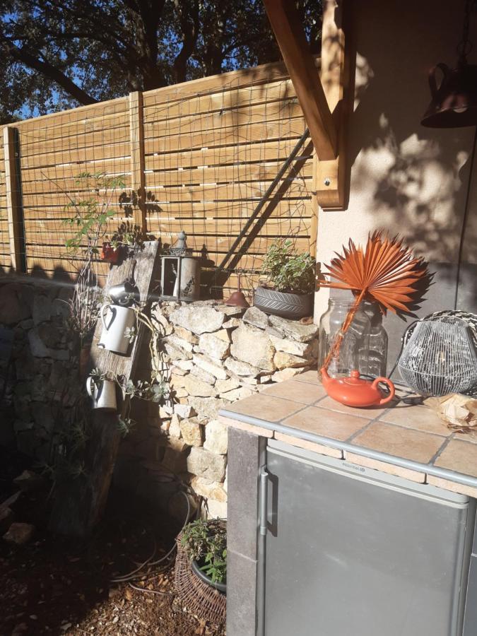 Le Calme De La Garrigue Bed & Breakfast Russan Luaran gambar