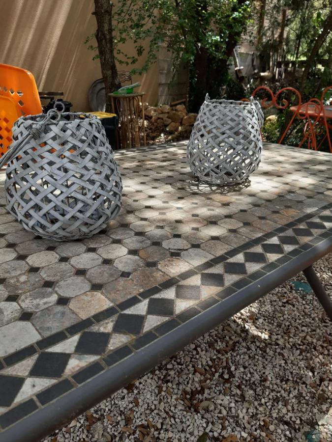 Le Calme De La Garrigue Bed & Breakfast Russan Luaran gambar