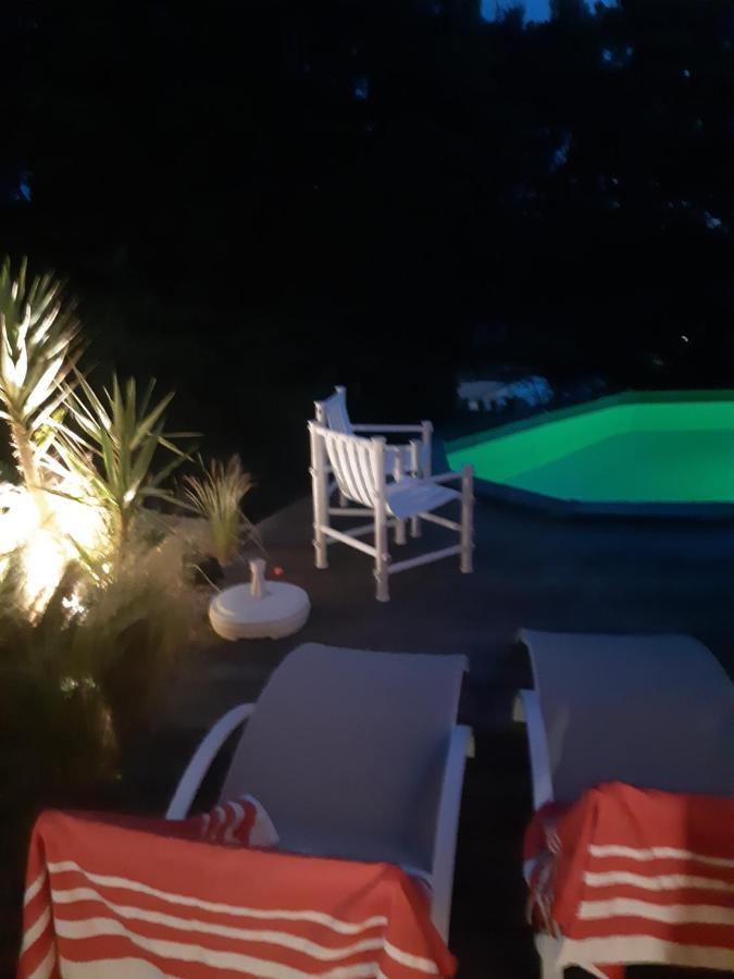 Le Calme De La Garrigue Bed & Breakfast Russan Luaran gambar