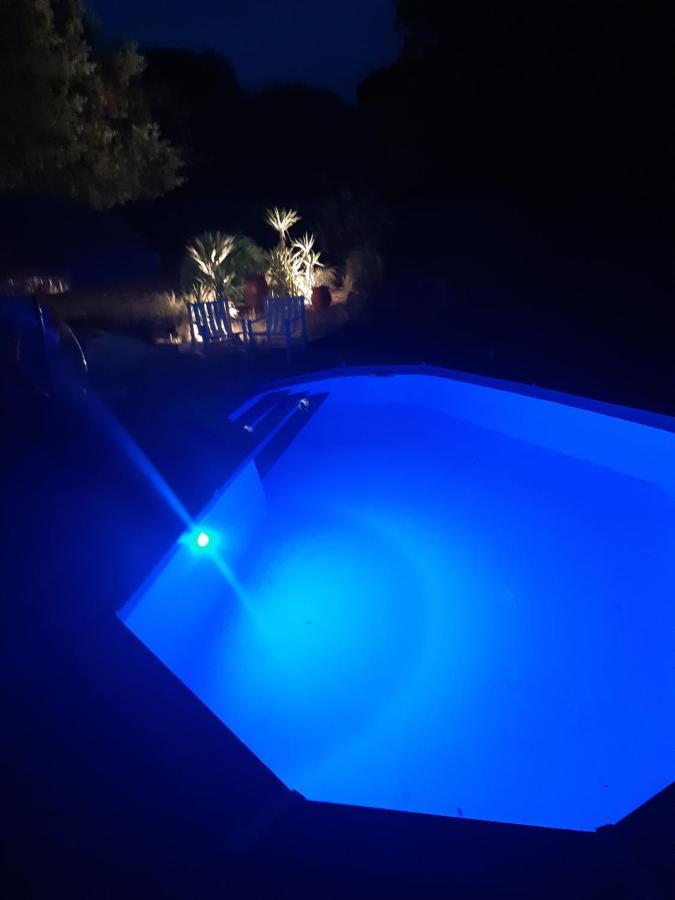 Le Calme De La Garrigue Bed & Breakfast Russan Luaran gambar