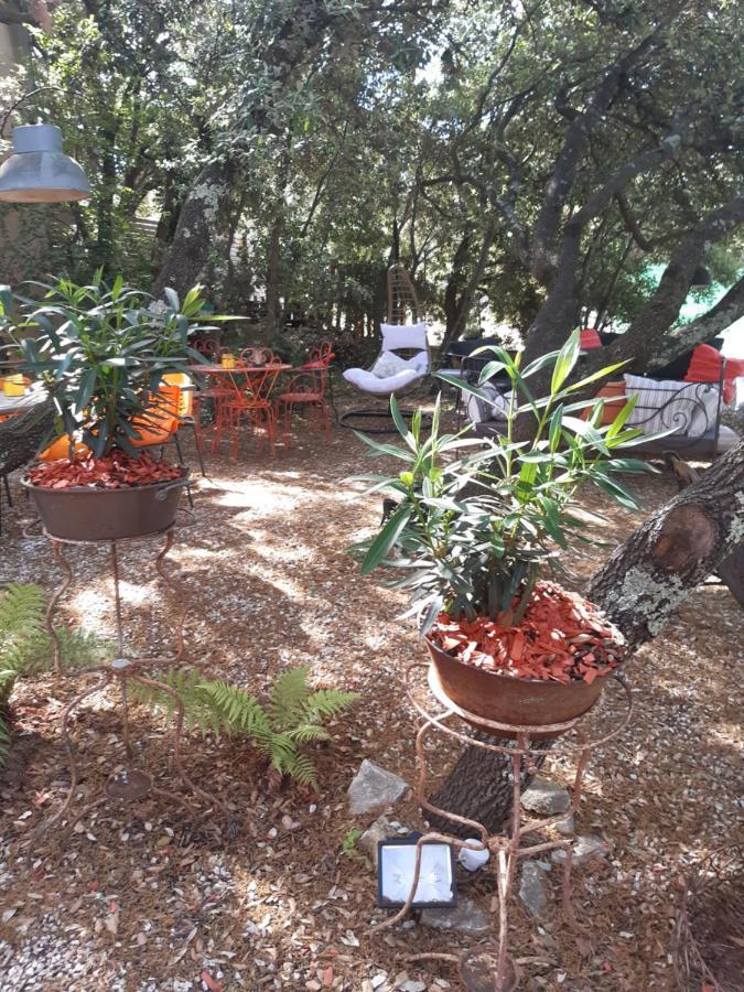 Le Calme De La Garrigue Bed & Breakfast Russan Luaran gambar