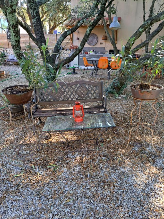 Le Calme De La Garrigue Bed & Breakfast Russan Luaran gambar