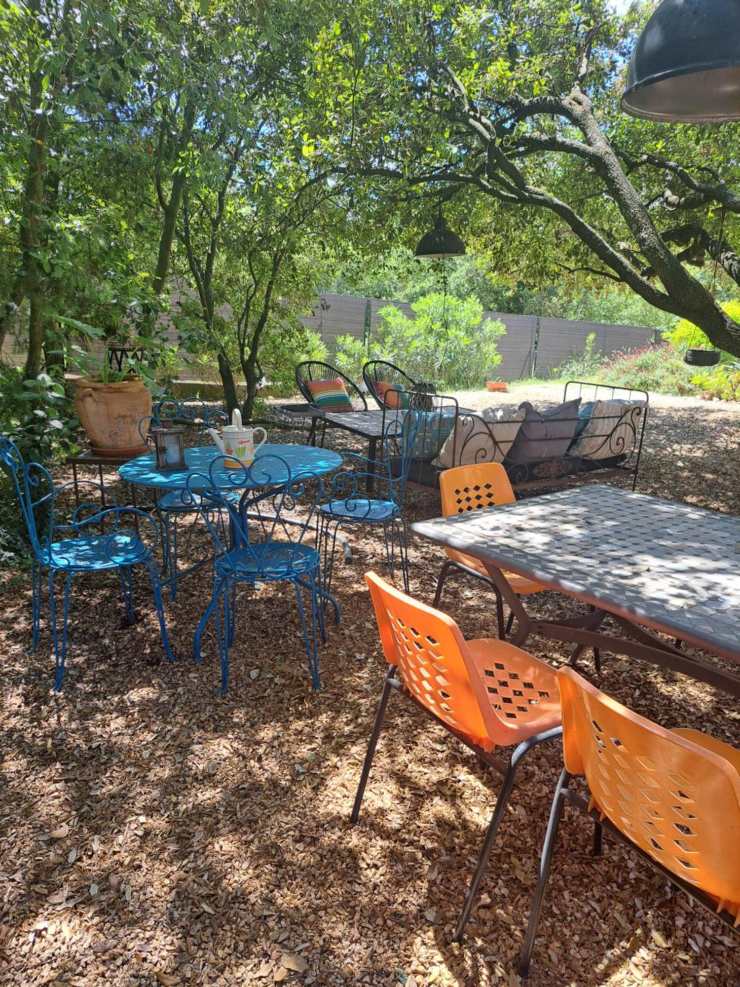 Le Calme De La Garrigue Bed & Breakfast Russan Luaran gambar