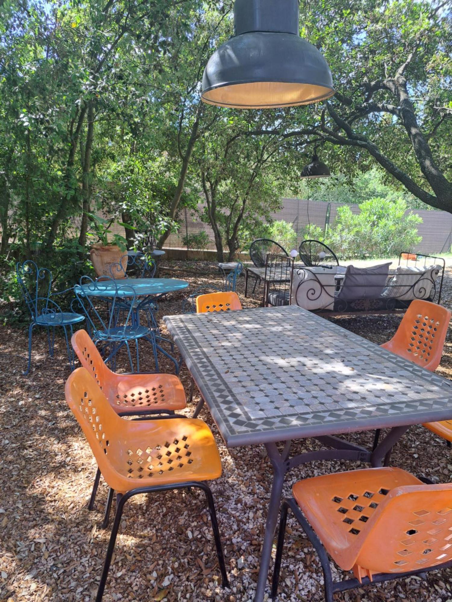 Le Calme De La Garrigue Bed & Breakfast Russan Luaran gambar