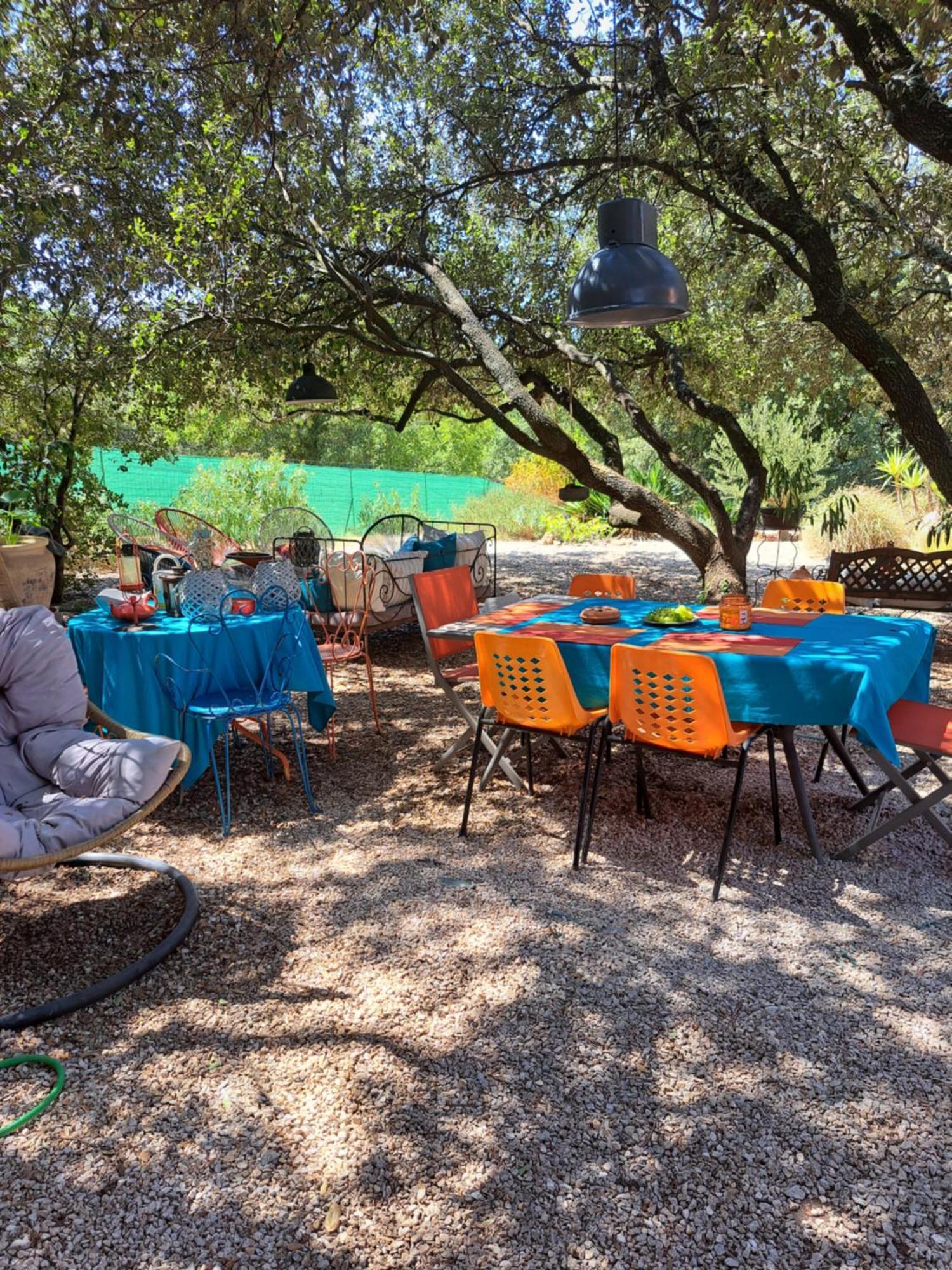 Le Calme De La Garrigue Bed & Breakfast Russan Luaran gambar